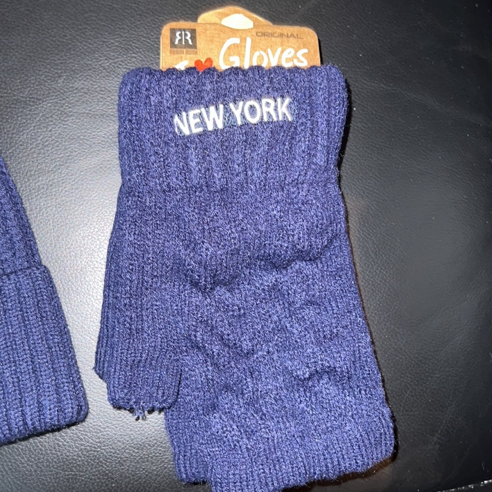 Robin Ruth Ny hat and gloves set